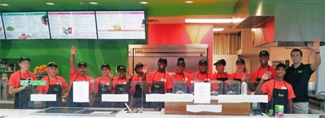 What kind of franchise opportunities are available at Fresh Restaurants?
