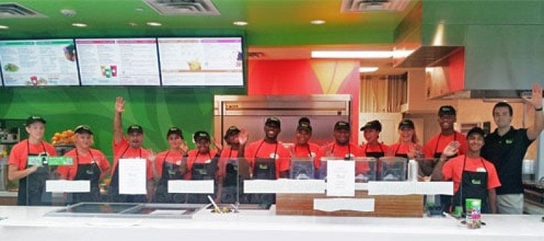 What kind of franchise opportunities are available at Fresh Restaurants?